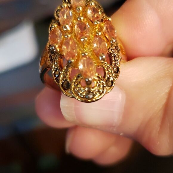 Vintage Gold and Orange Gemstone Ring - Picture 11 of 11